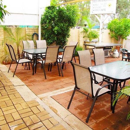 אליס ספרינגס White Gum Motel מראה חיצוני תמונה