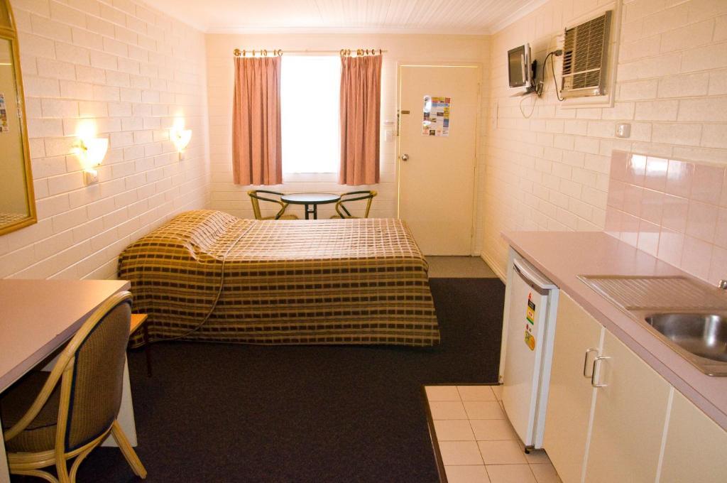 אליס ספרינגס White Gum Motel חדר תמונה