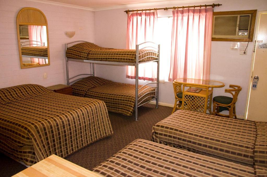 אליס ספרינגס White Gum Motel חדר תמונה